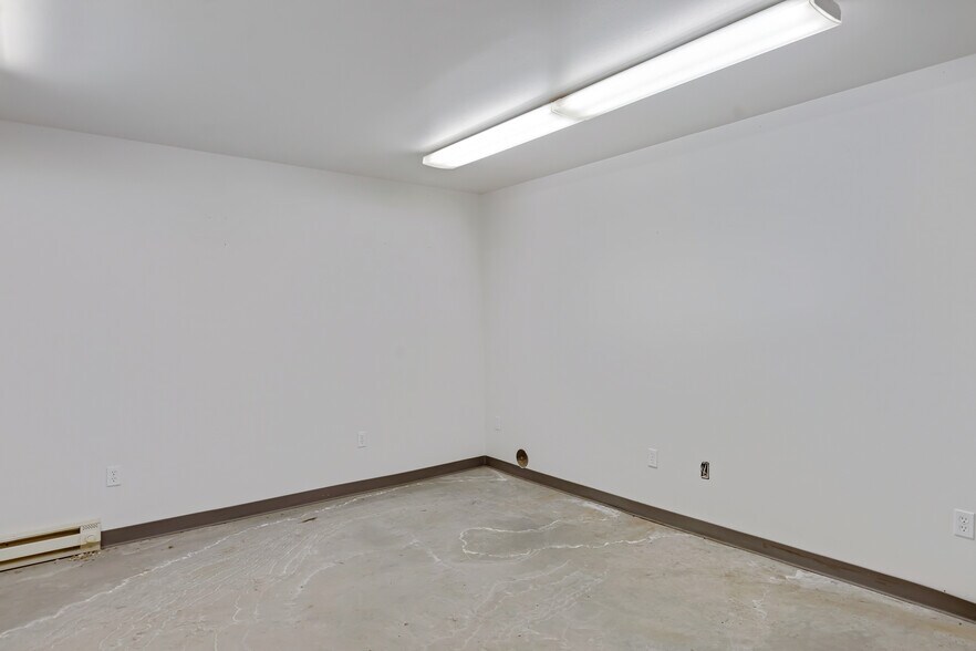 More Photos Of 600 Sioux Ave, Simla Manufacturing For Sale