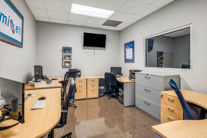 More Photos Of 7620 NW 25th St, Miami Distribution For Sale