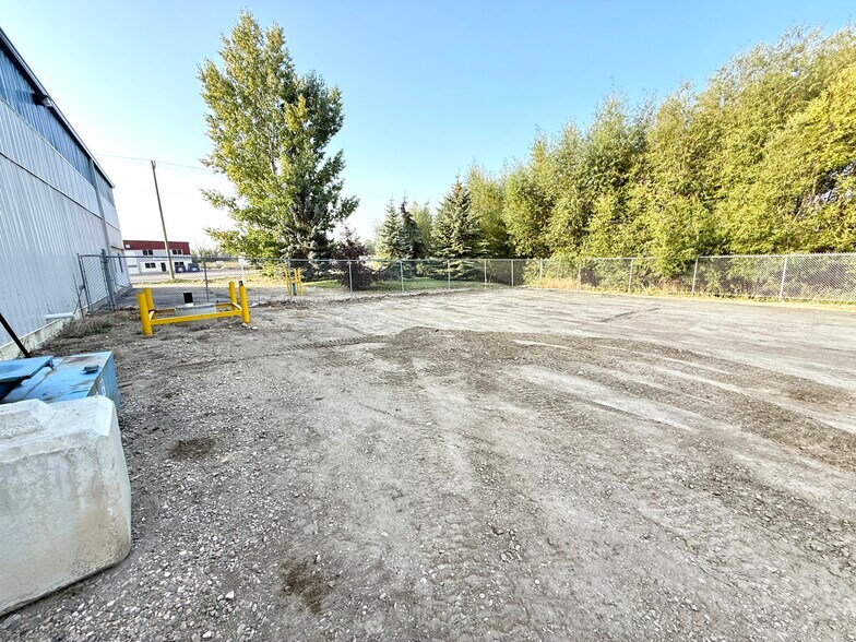 More Photos Of 8 Van Der Horn Way, Red Deer County Truck Terminal For Sale