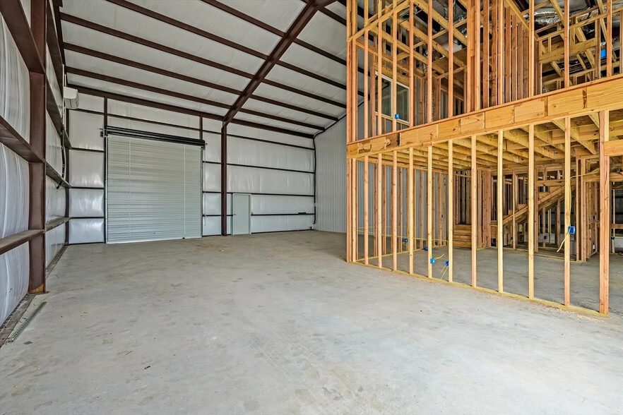 More Photos Of 15113 Fitzhugh Rd, Austin Industrial For Lease