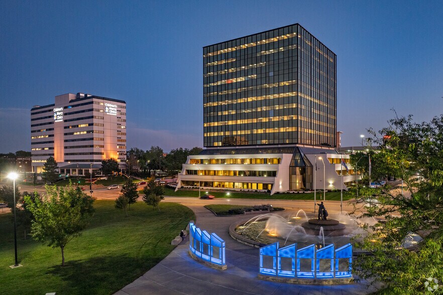 More Photos Of 3100 Broadway St, Kansas City Office For Sale