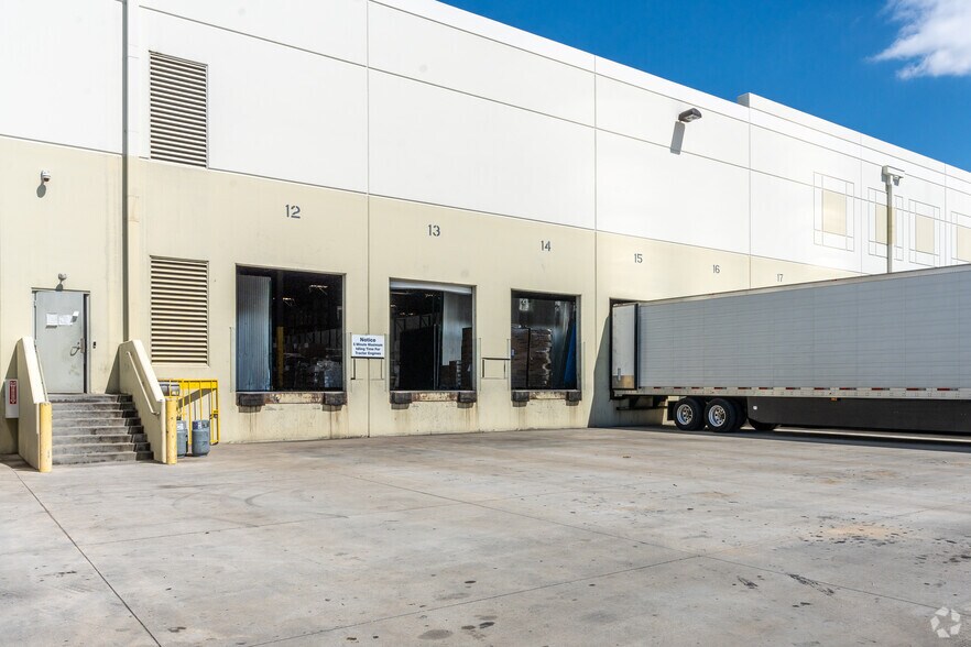 More Photos Of 14600 Innovation Dr, Riverside Warehouse For Lease