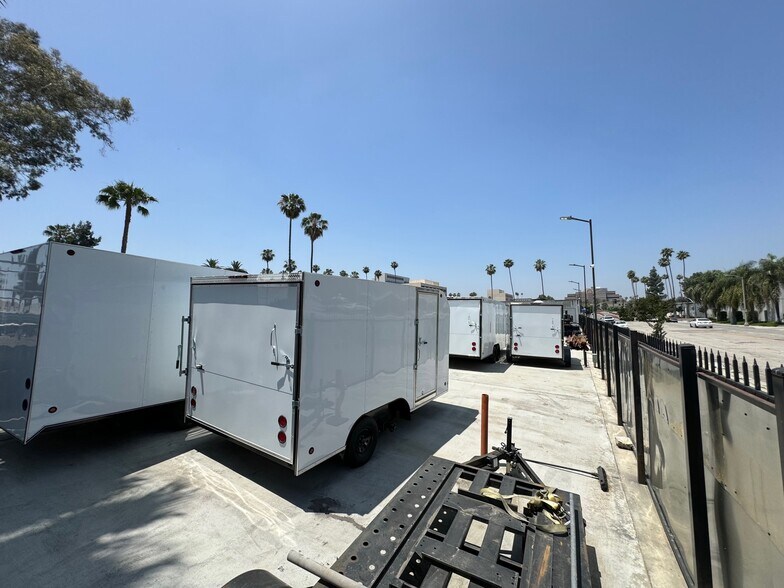 More Photos Of 109 E 4th St, San Bernardino Warehouse For Lease