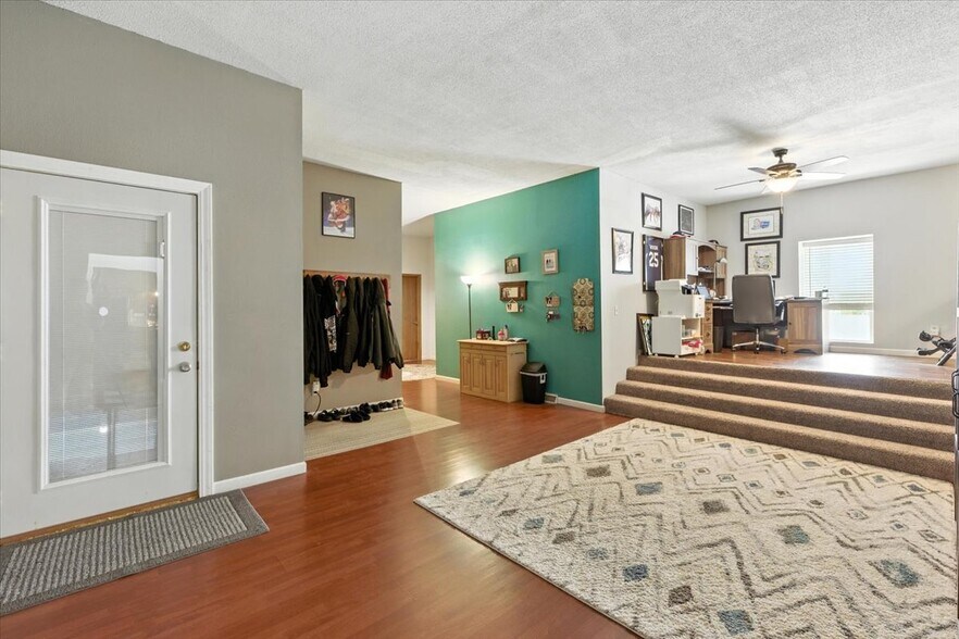 More Photos Of 501-503 Iowa Ave, Essex Storefront Retail Residential For Sale