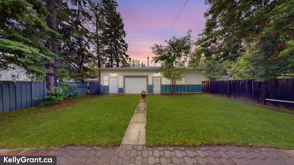 More Photos Of 7914-7916 110 St NW, Edmonton Apartments For Sale