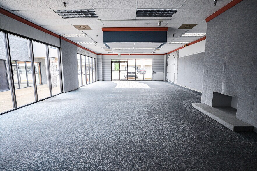 More Photos Of , Eddyville General Retail For Sale