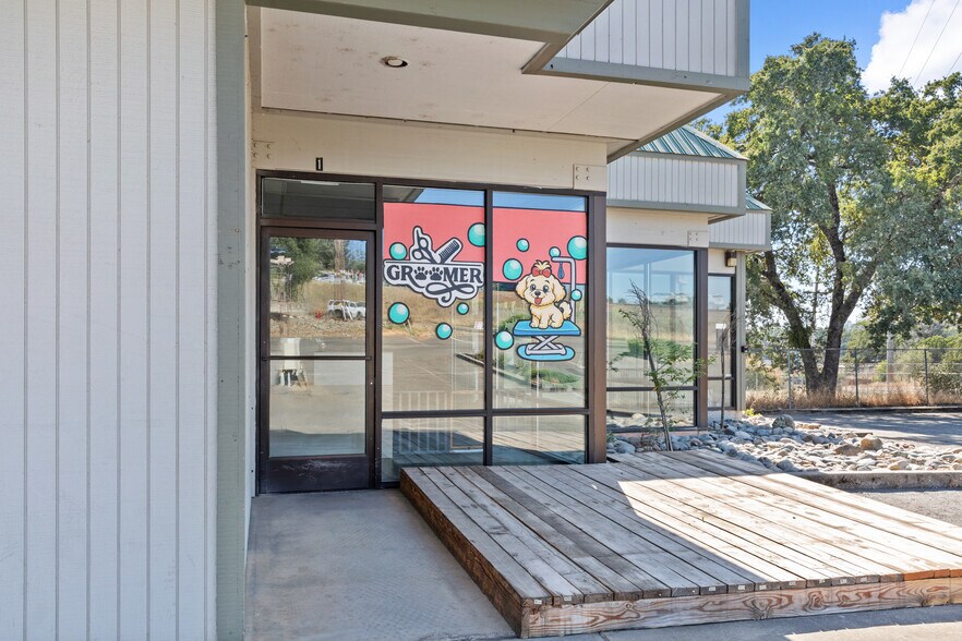 More Photos Of 4050 Durock Rd, Shingle Springs Freestanding For Sale