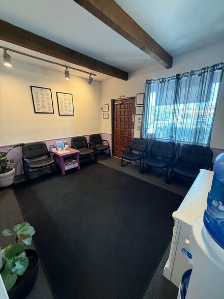 More Photos Of 2980-2982 E Fort Lowell Rd, Tucson Office For Sale