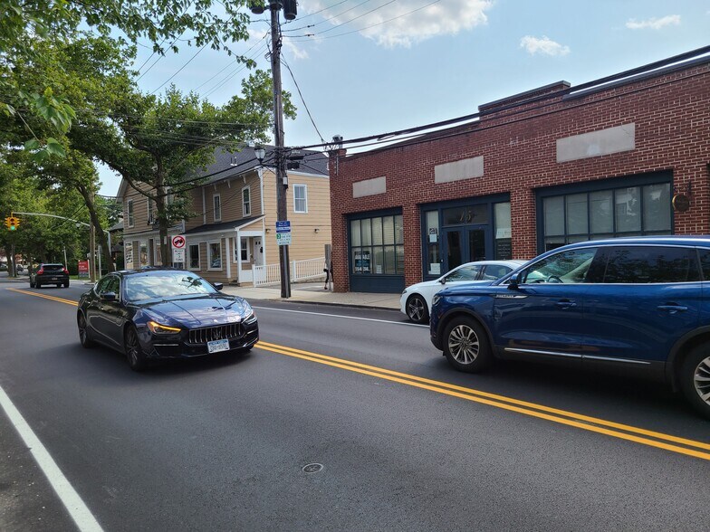 Primary Photo Of 15 Bryant Ave, Roslyn Coworking Space