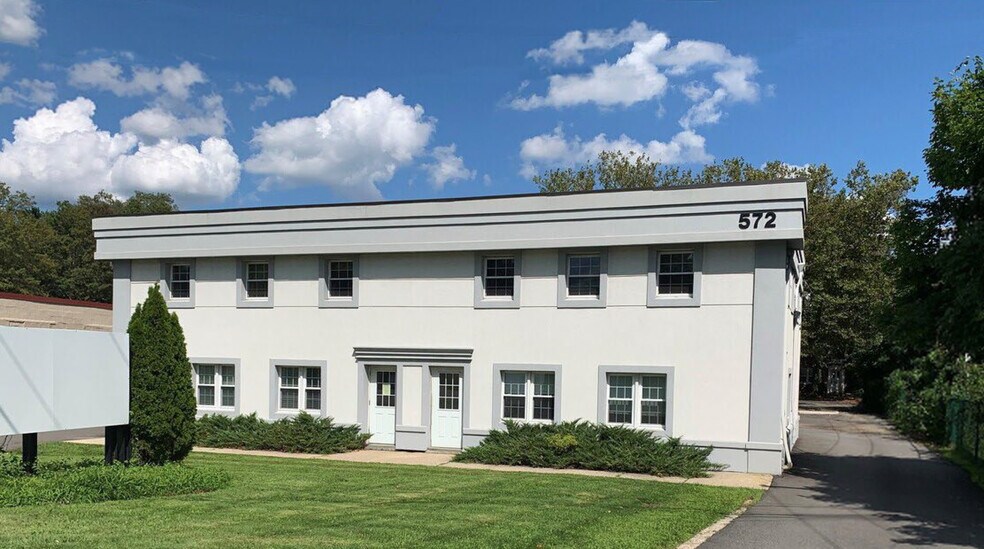 Primary Photo Of 568-572 Walt Whitman Rd, Melville Office For Lease