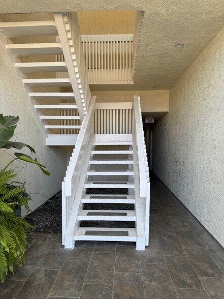 More Photos Of 20951 Brookhurst St, Huntington Beach Loft Creative Space For Lease