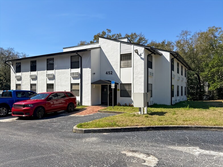 More Photos Of 452 Osceola St, Altamonte Springs Coworking Space