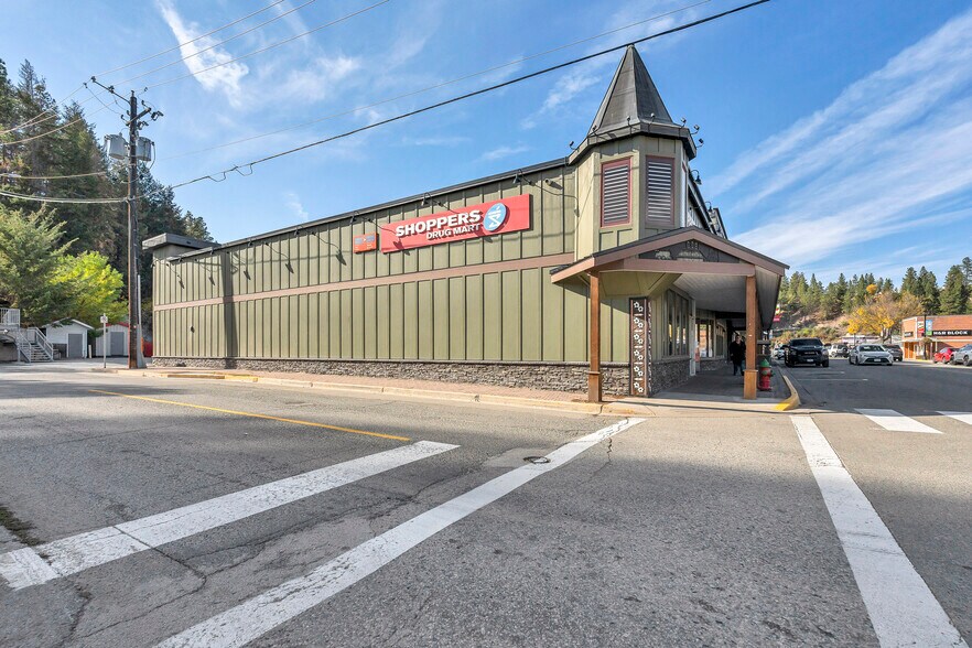 More Photos Of 232 Bridge St, Princeton General Retail For Sale