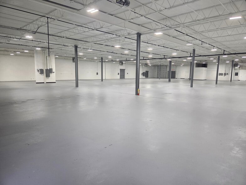 Primary Photo Of 200 Engineers Rd, Hauppauge Manufacturing For Lease