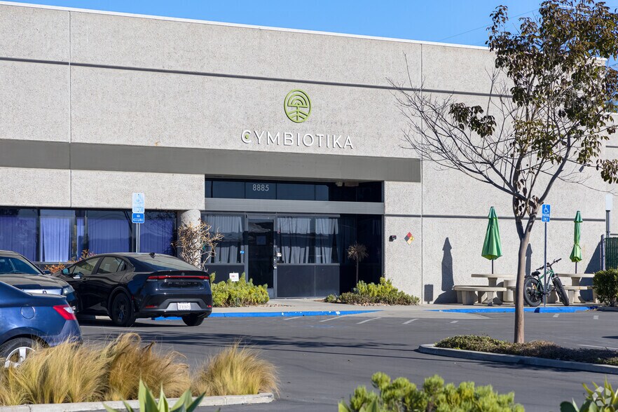 More Photos Of 8885 Rehco Rd, San Diego Flex For Sale