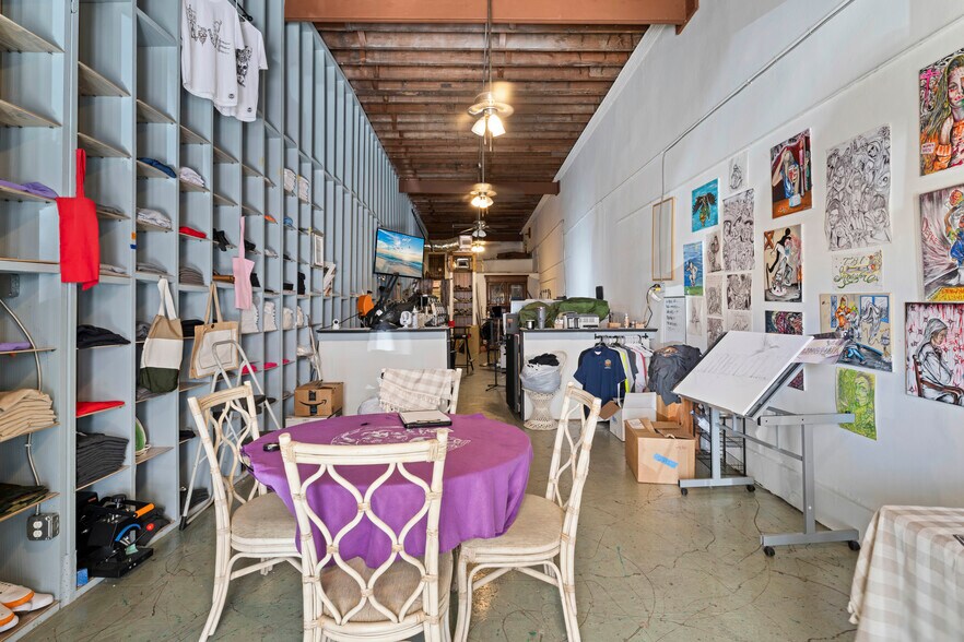 More Photos Of 106 W Oak St, Arcadia Storefront For Sale