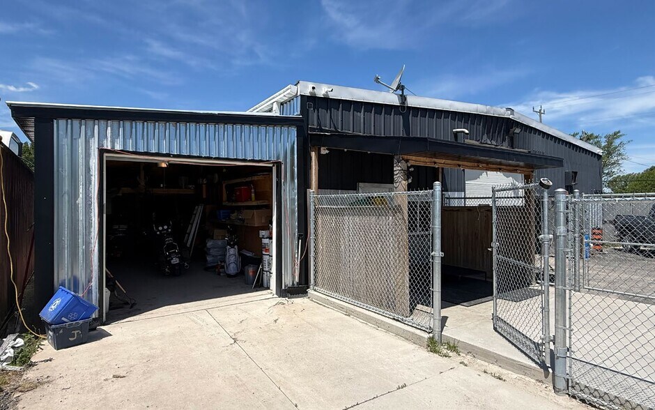 More Photos Of 737 Gilmore Rd, Fort Erie Warehouse For Sale