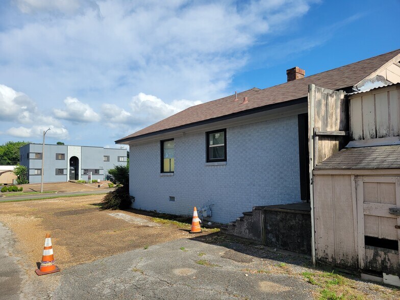 More Photos Of 751 E Brookhaven Cir, Memphis Office Residential For Sale