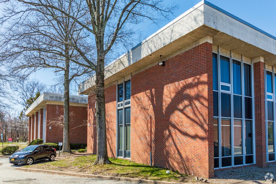 More Photos Of 210 Summit Ave, Montvale Medical For Lease