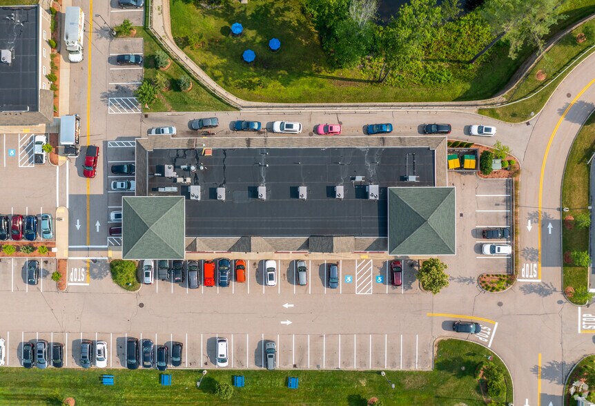 More Photos Of 102-116 Spit Brook Rd, Nashua General Retail For Lease