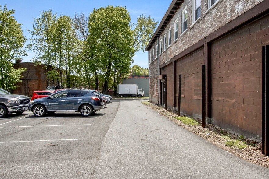 More Photos Of 24 Johnes St, Newburgh Light Manufacturing For Lease