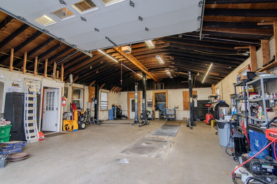 More Photos Of 960 Norwich Rd, Plainfield Auto Repair For Sale