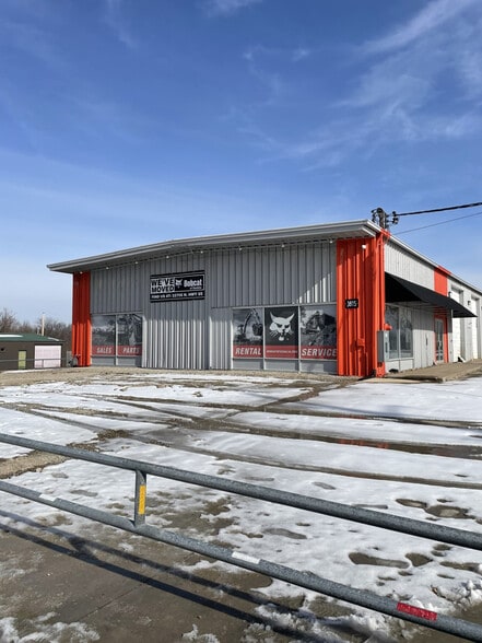 More Photos Of 3815 S Limit Ave, Sedalia Unknown For Lease