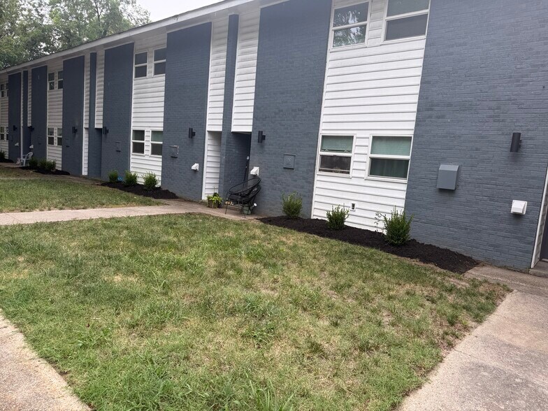 Primary Photo Of 319 Main St, West Point Apartments For Sale