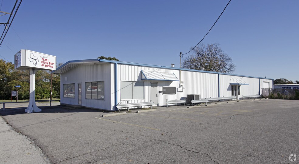 Primary Photo Of 425 N Cooper St, Arlington Warehouse For Lease