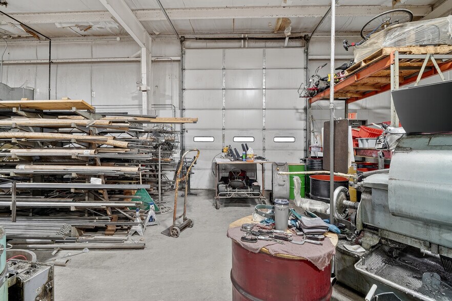 More Photos Of 808 Hicks Dr, Elburn Industrial For Sale