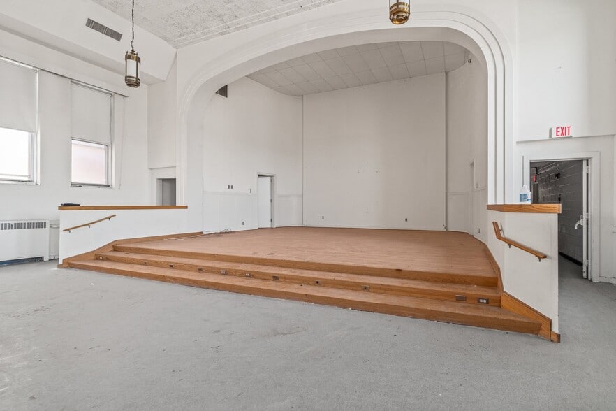 More Photos Of 1916-1938 E Allegheny Ave, Philadelphia Religious Facility For Sale