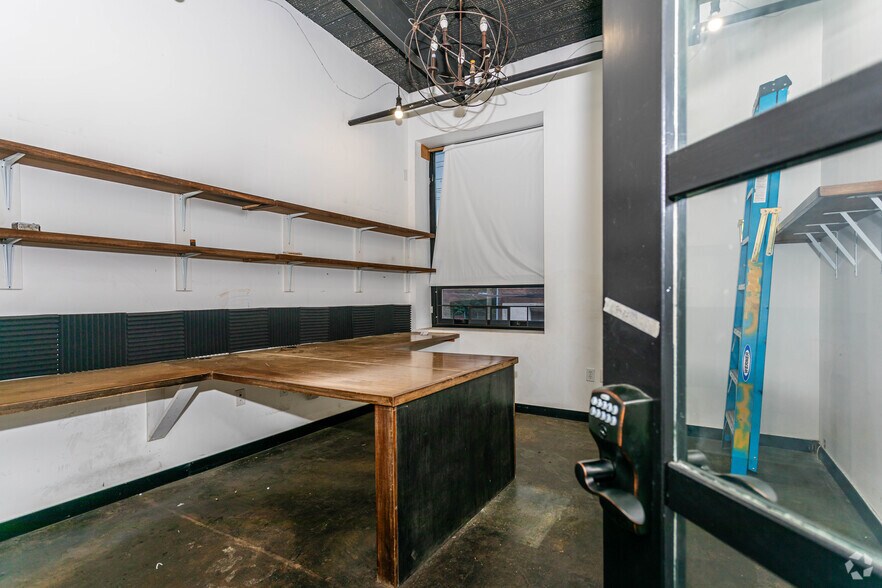 More Photos Of 99 Jersey Ave, New Brunswick Warehouse For Lease
