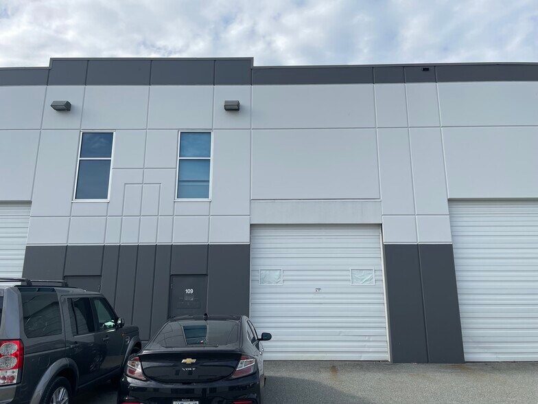 More Photos Of 18663 52nd Ave, Surrey Warehouse For Lease