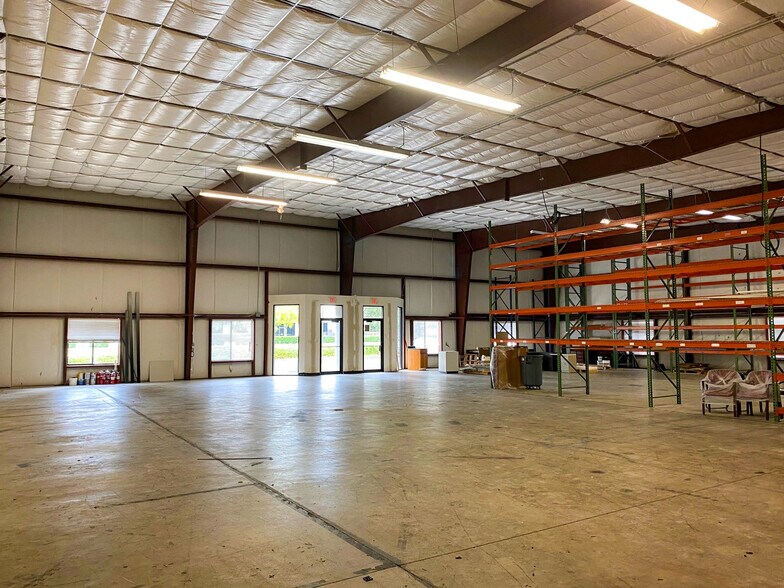 More Photos Of 13351 Progress Blvd, Alachua Warehouse For Sale