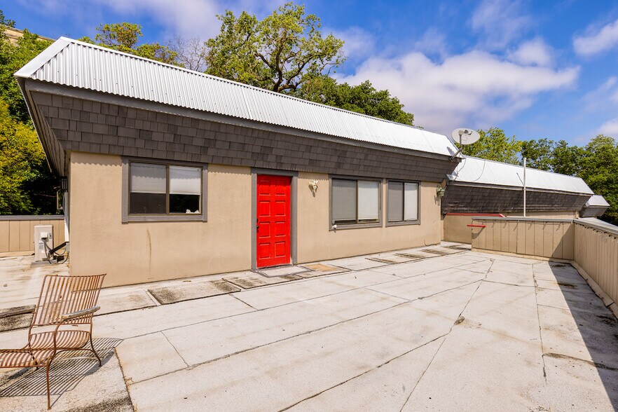 More Photos Of 155 Cherry Creek Rd, Cloverdale Winery Vineyard For Sale