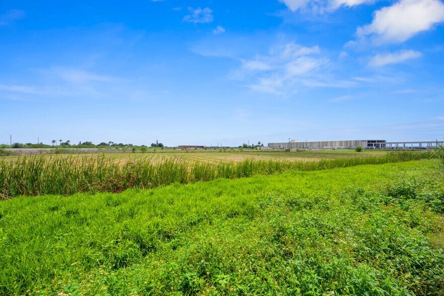 More Photos Of 500 Orange Avenue Cir, Belle Glade Land For Lease