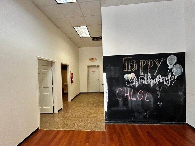 More Photos Of 12914 Malcomson Rd, Houston General Retail For Sale