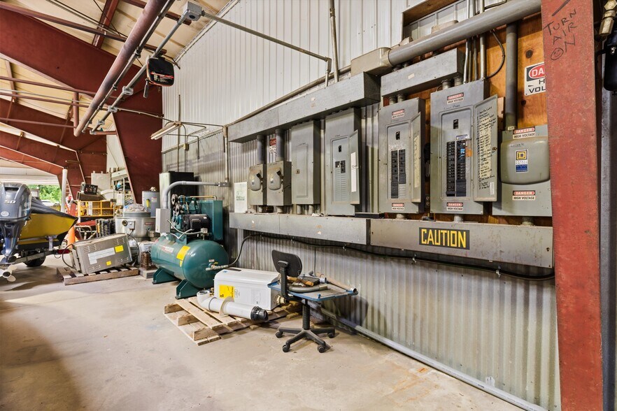 More Photos Of 7968 Libertytown Rd, Berlin Industrial For Sale