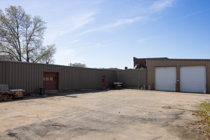 More Photos Of 40 Lake St, Somerville Light Manufacturing For Sale