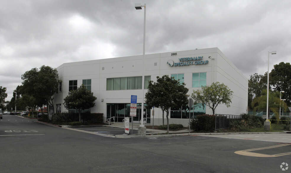 Primary Photo Of 2965 Edinger Ave, Tustin Light Manufacturing For Sale