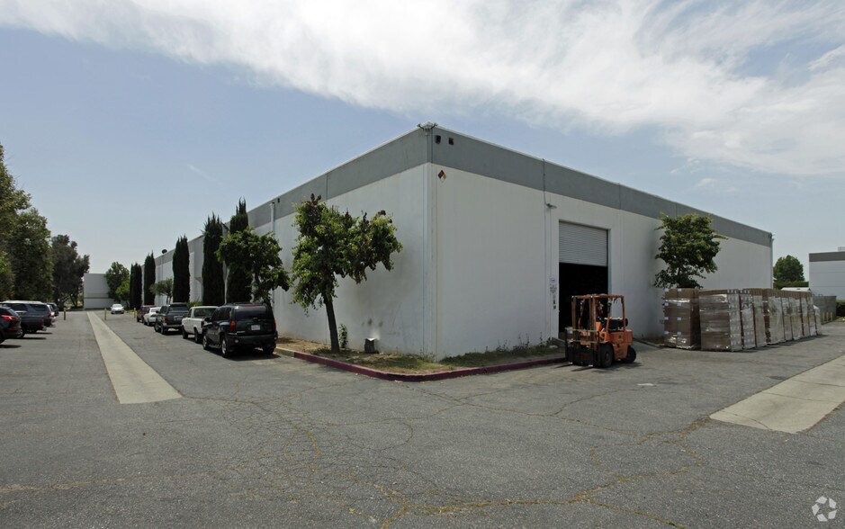 More Photos Of 8740 Hellman Ave, Rancho Cucamonga Warehouse For Lease