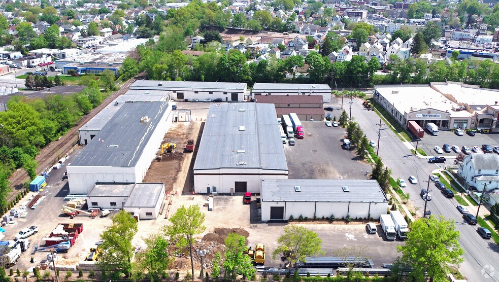 More Photos Of 356-362 Getty Ave, Clifton Warehouse For Lease