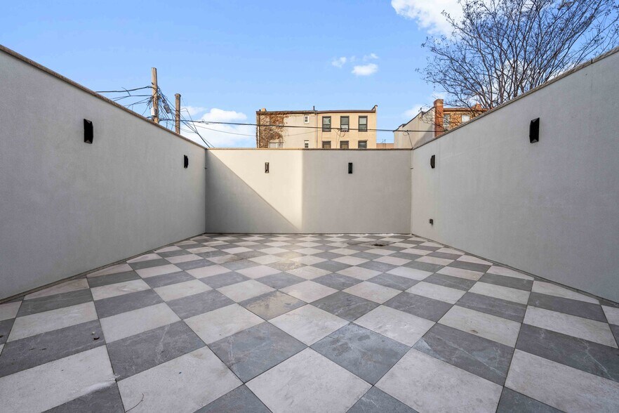 More Photos Of 41 Summit St, Brooklyn Apartments For Sale