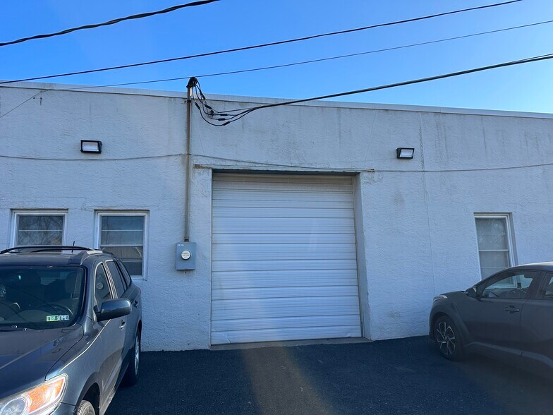 More Photos Of 1750 Costner Dr, Warrington Warehouse For Lease