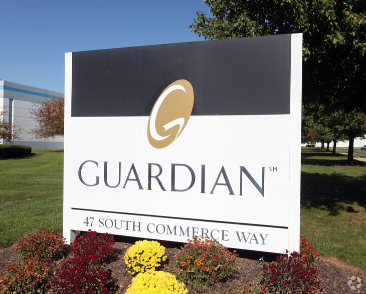 More Photos Of 47 S Commerce Way, Bethlehem Warehouse For Lease