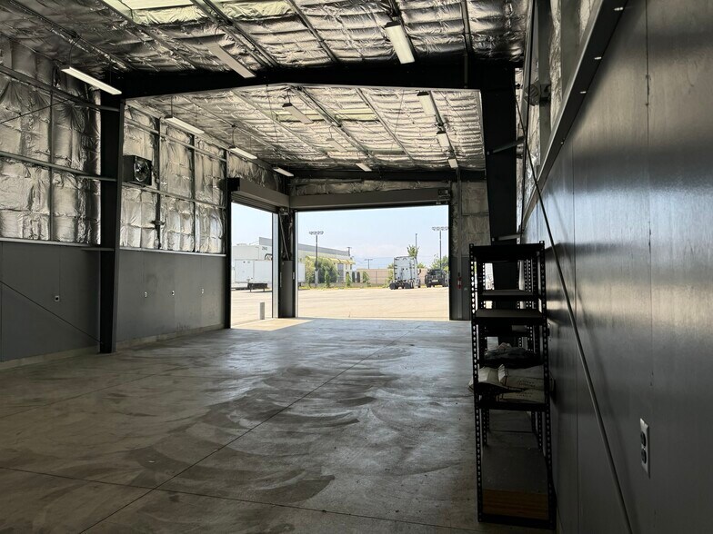 More Photos Of 2940 N Hollywood Way, Burbank Land For Lease