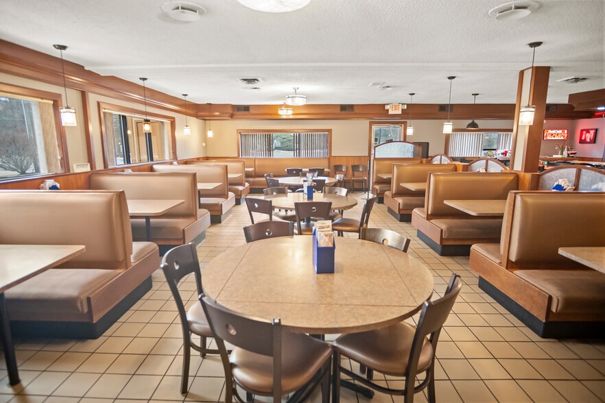 More Photos Of 5600 Lapeer Rd, Kimball Restaurant For Sale