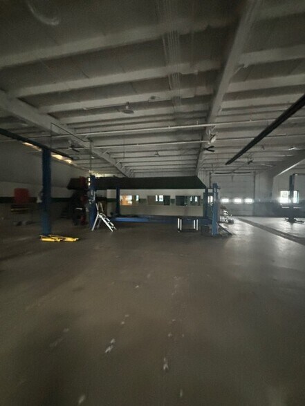 More Photos Of 3861-3870 West Rd, Cortland Auto Dealership For Sale