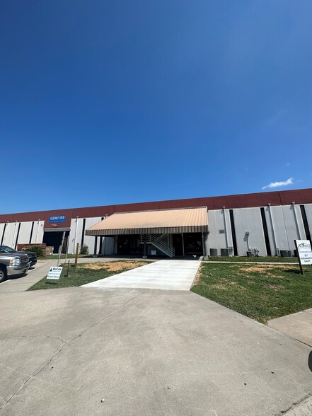 Primary Photo Of 5277 Old Brownsville Rd, Corpus Christi Office For Lease