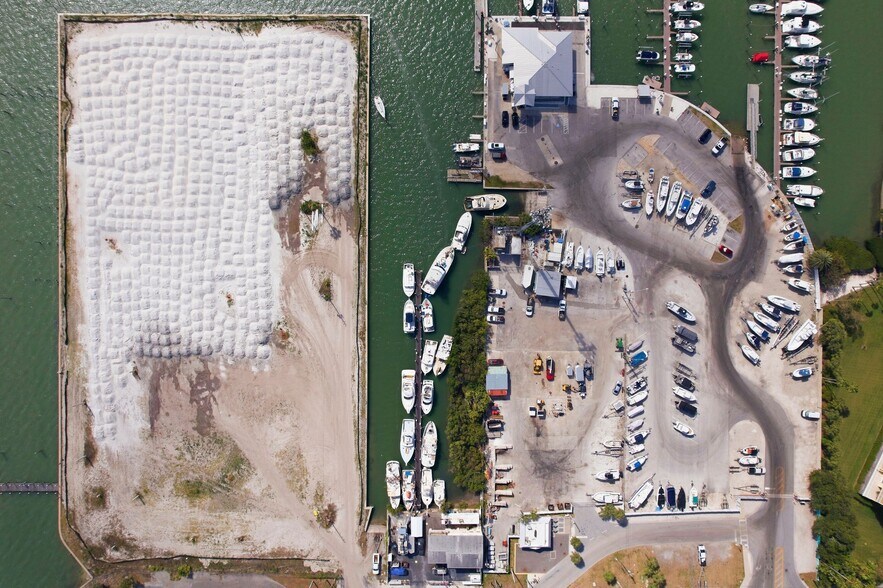 More Photos Of 545 150th Ave, Madeira Beach Marina For Sale